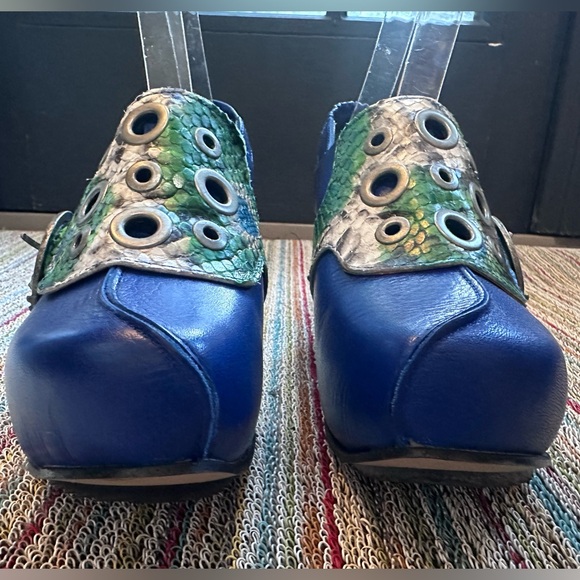 Fluevog LIKE NEW Prepare Buzz blue/green python platform clog - 6.5 (fits 6) - Picture 8 of 16
